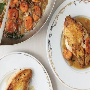 Chicken Breasts with Apricot-Onion Pan Sauce_image