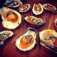 Roasted Oysters With Hot Sauce_image