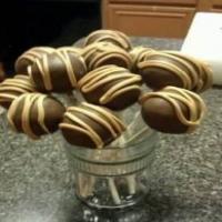 Chocolate Peanut Butter Cup Cake Pops_image