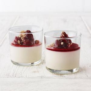 Buttermilk Panna Cotta With Cherry Compote_image