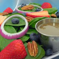 Spinach-And-Berries Salad With Non-Fat Curry Dressing_image
