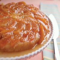 Upside-Down Cake with Apricots_image