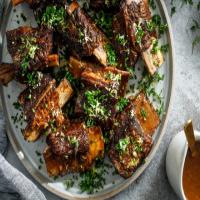 Garlic Braised Short Ribs With Red Wine image