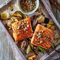 One-pan roast salmon with leeks, onions & parsley dressing image
