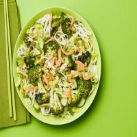 Thai Noodle Bowls with Broccoli_image