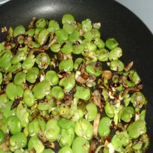 Fava Beans With Leeks & Mushrooms_image