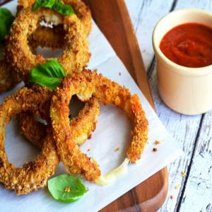 Mozzarella-Stuffed Crispy Baked Onion Rings Recipe - (4.5/5)_image