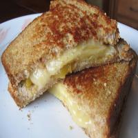 Blarney Grilled Cheese & Chutney Sandwich_image