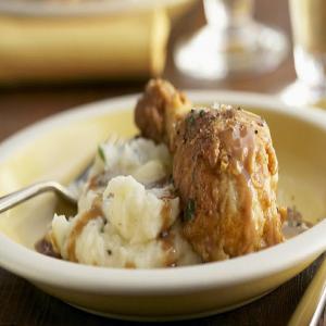Southern Fried Chicken With Cream Gravy_image