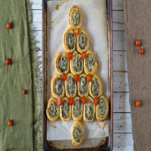 Spinach and Ricotta Puff Pastry Christmas Tree_image