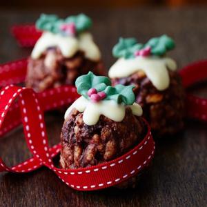 Christmas pudding Rice Krispie cakes_image
