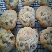 The Essential Chewy Chocolate Chip Cookies_image