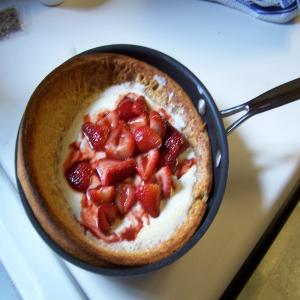 Creamy Strawberry Puff Pancake_image