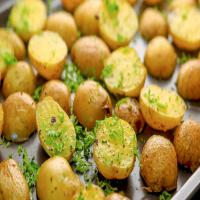 Oven-Roasted Baby Potatoes_image