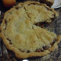 Homemade Mince Pie with Crumbly Topping_image
