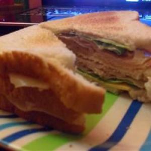 Amy's Triple Decker Turkey Bacon Sandwich_image