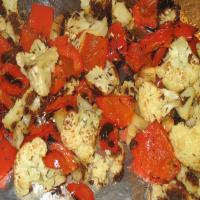 Roasted Cauliflower With Garlic & Red Peppers_image