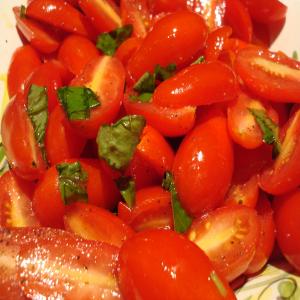 Tomato Salad With Lemon and Basil_image