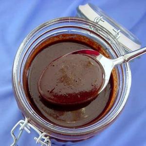 Rich and Creamy Hot Fudge Sauce_image