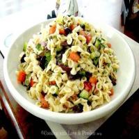 Mini Bowtie Mediterranean Salad_image