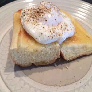 Simple Poached Eggs_image