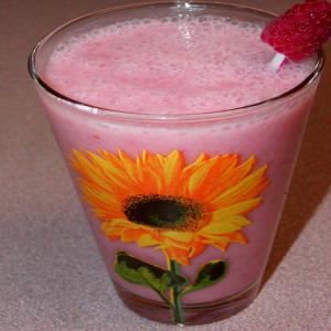 Pineapple and Raspberry Smoothie image
