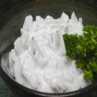 Cucumbers in Sour Cream (Low Fat or Non Fat)_image