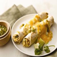 Creamy Chicken Enchiladas Verde image
