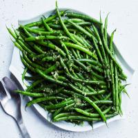 Haricots Verts (Thin French Green Beans) with Herb Butter_image