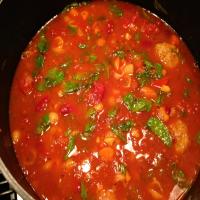 Pasta E Fagioli Soup With Ground Beef and Spinach_image