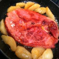 Ham Steak With Pear Topping_image