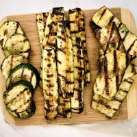 Garlic Grilled Zucchini (How to Grill Zucchini)_image