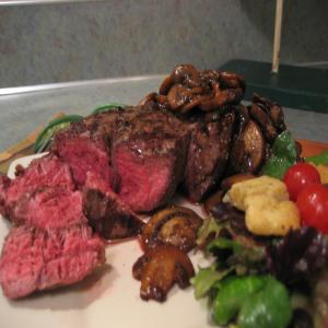 Perfect Tenderloin Steak / Filets With Mushrooms_image