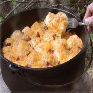 Dutch Oven Bacon Cheese Pull Aparts (by Rhodes Rolls)_image