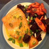 Peppered Salmon With Roasted Root Vegetables_image