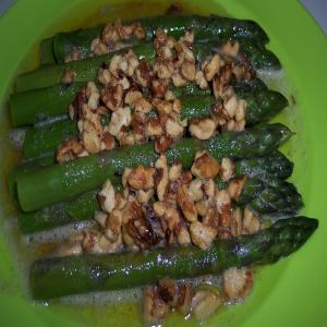 Asparagus With Toasted Walnut Butter image