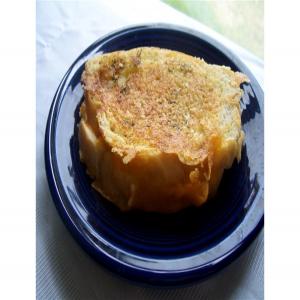 Garlic-Crusted Sourdough With Cheddar_image