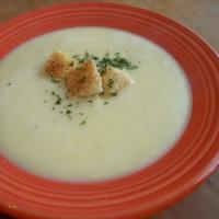 Creamy Cheesy Cauliflower Soup_image