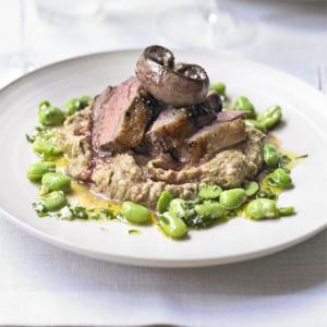 Rump of lamb, kidneys, shallot purée & broad beans_image