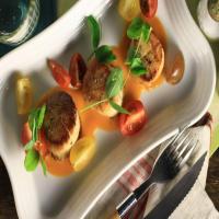 Pan Seared Scallops with a Tomato and White Chocolate Beurre Blanc image