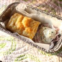 Cheddar Biscuits with Chive Butter_image