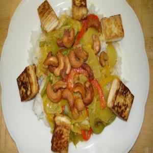 Easy Bell Pepper and Cashew Coconut Curry Stir Fry image