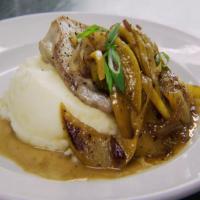 Pork Chops with Apples and Onions_image