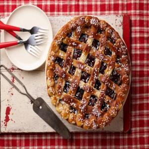 Pretzel-Crust Cherry Chocolate Pie_image