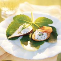 Prosciutto Crostini and Fresh Figs with Gorgonzola image