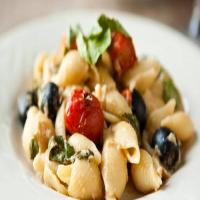 Tuna-Basil Pasta with Olives image