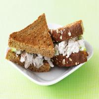 Easy Chicken Salad Sandwich Recipe_image