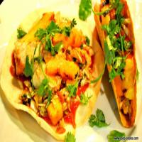 Old El Paso® Grilled Chicken and Pineapple Tacos with Cabbage and Mango Slaw_image