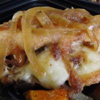 Brie-And-Caramelized Onion-Stuffed Chicken Breasts_image