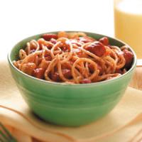 Chili Spaghetti with Hot Dogs_image